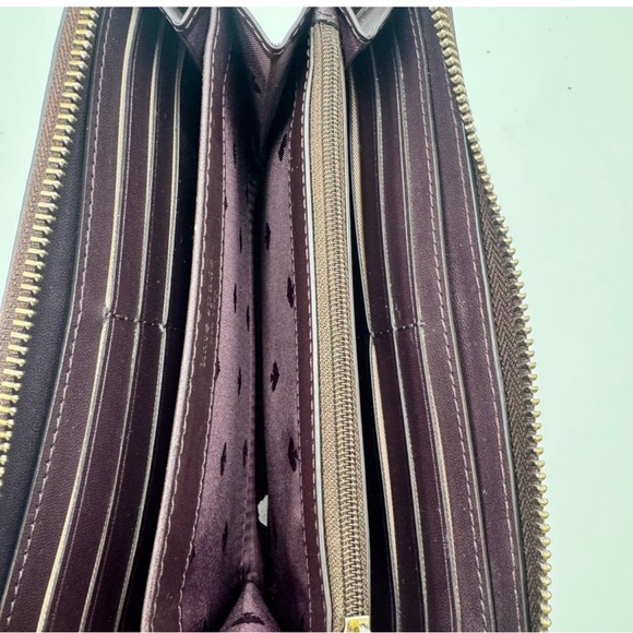 Stack - 2 Kate Spade wallets - Picture 14 of 14